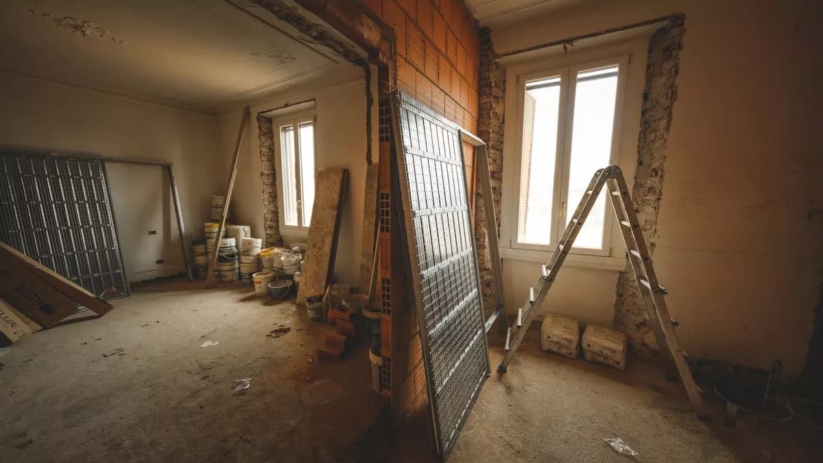 Home Renovation: Where to Store Your Furniture 2026